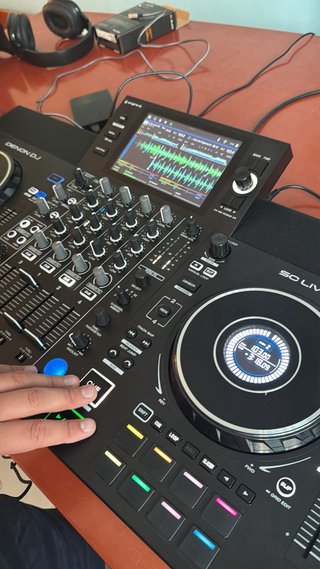 Denon DJ SC Live 4 Controlador DJ