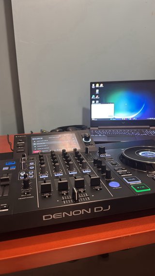 Denon DJ SC Live 4 Controlador DJ