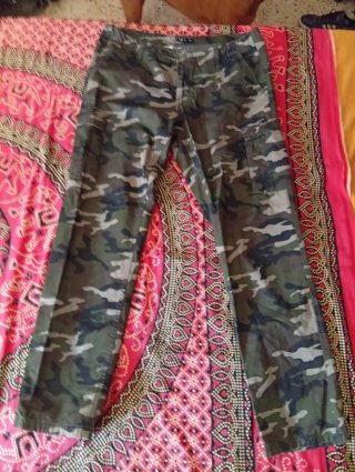 Pantalón camuflaje cargo