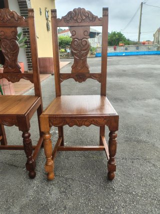 Mesa comedor castaño y 6 sillas