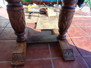Mesa comedor castaño y 6 sillas
