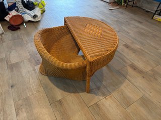 Conjunto mesa y sillón ratán