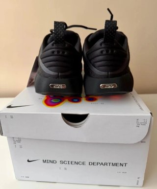 Nike Mind 002 T.37,5 Negras y Naranjas