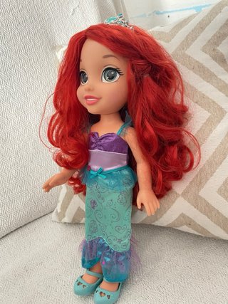 Muñeca Ariel Disney con varita y corona