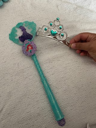 Muñeca Ariel Disney con varita y corona