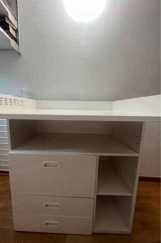 Cambiador de bebé blanco