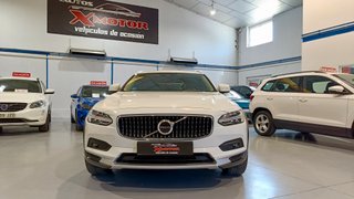 Volvo V90 Cross Country B4 AWD 197 CV MHEV (2021)