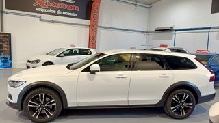 Volvo V90 Cross Country B4 AWD 197 CV MHEV (2021)