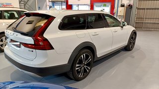 Volvo V90 Cross Country B4 AWD 197 CV MHEV (2021)