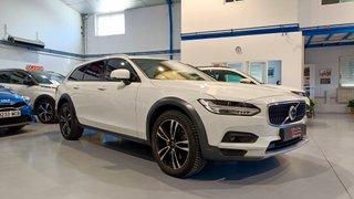 Volvo V90 Cross Country B4 AWD 197 CV MHEV (2021)