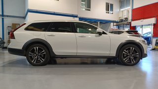Volvo V90 Cross Country B4 AWD 197 CV MHEV (2021)