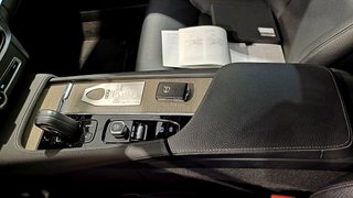 Volvo V90 Cross Country B4 AWD 197 CV MHEV (2021)