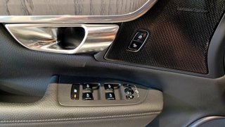 Volvo V90 Cross Country B4 AWD 197 CV MHEV (2021)