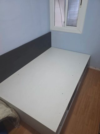 Cama con cajones