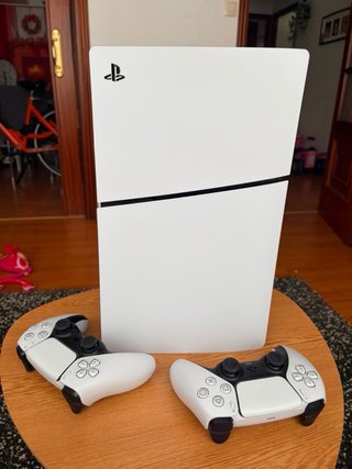 PS5 (Disco) 1TB + 2 Mandos