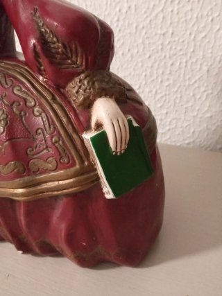 Figura Menina Maciza