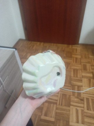 Soprammobile con delfini in ceramica