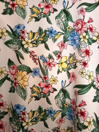 Blusa floral sin mangas