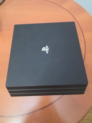 PS4 Pro 1TB Negra + Mando + 2 Juegos