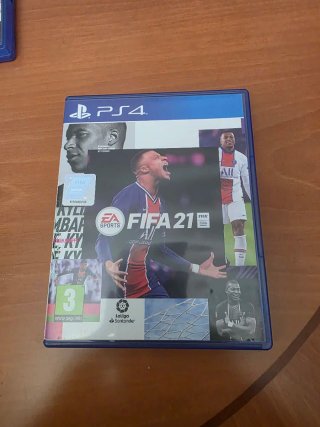 PS4 Pro 1TB Negra + Mando + 2 Juegos