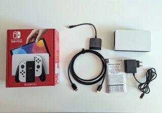 Nintendo Switch OLED con Chip e Accessori
