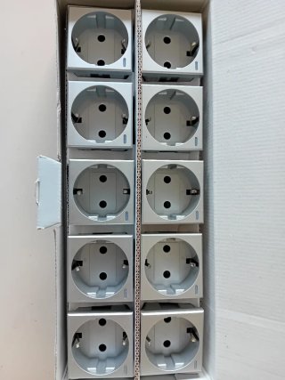 Enchufes schuko Bticino Axolute HC4141