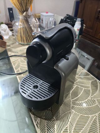 Cafetera Nespresso DeLonghi Essenza
