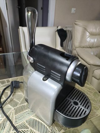 Cafetera Nespresso DeLonghi Essenza