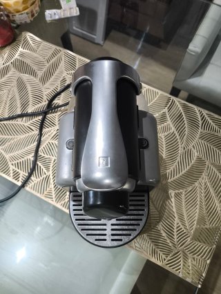 Cafetera Nespresso DeLonghi Essenza