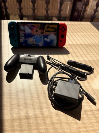 Nintendo Switch OLED Roja y Azul