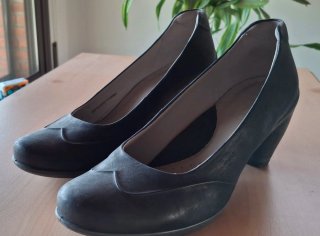 Zapatos de tacón negros talla 40