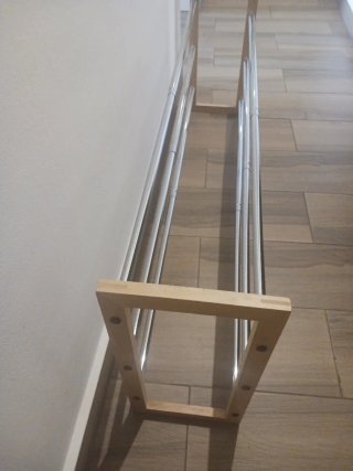 Zapatero extensible madera y metal,  tres niveles.