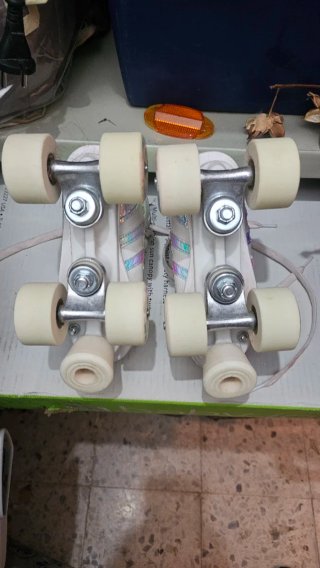 Patines 4 ruedas talla 33