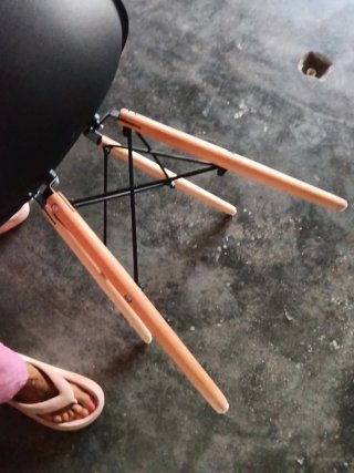 Silla negra moderna