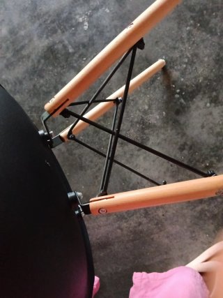Silla negra moderna