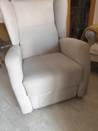 Sillón beige de tela