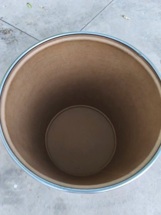 Cubo aglomerado tapa plástica