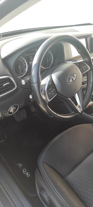 Infiniti Q30 2017