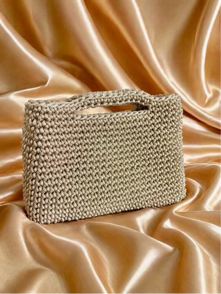 Borsa a mano e a tracolla fatta a mano