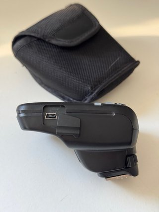 Transmisor YONGNUO YN-E3-RT Speedlite