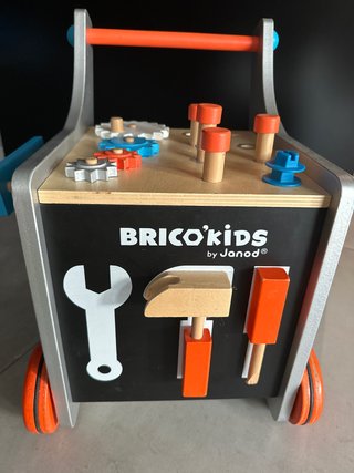 Correpasillos Bricokids Janod multiherramientas