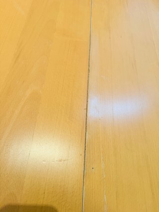 Mesa redonda madera con 4 sillas