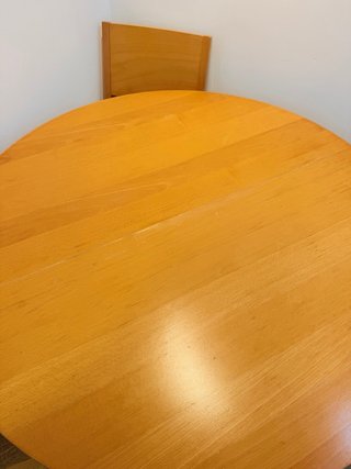 Mesa redonda madera con 4 sillas