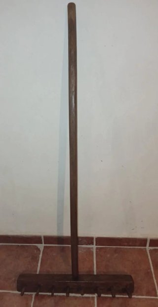 Apero de labranza antiguo de madera