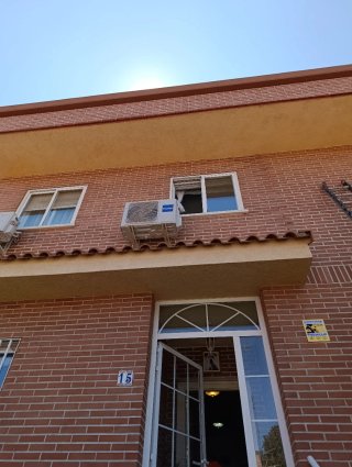 Instalación y carga de gas acondicionado