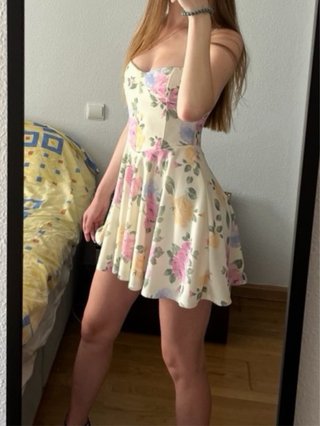 Vestido floral rosa y amarillo
