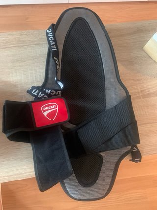Espaldera Ducati Talla L Nueva