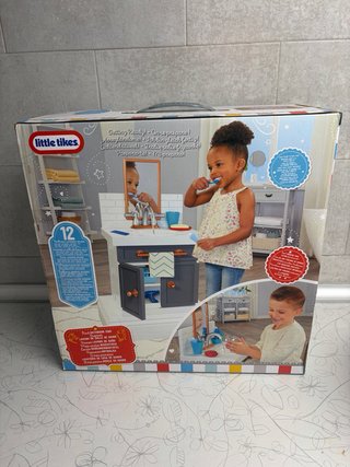 Lavabo Little Tikes con accesorios