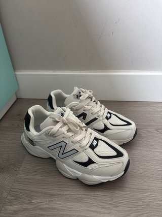 New Balance 9060 Beige/Negro