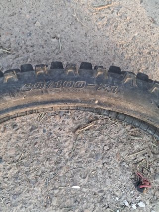 Rueda de moto  escucho ofertas disponible 2